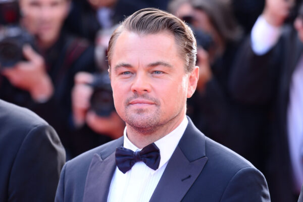 Manchester City kündigt Vertragsverlängerung mit genialer DiCaprio-Imitation an
